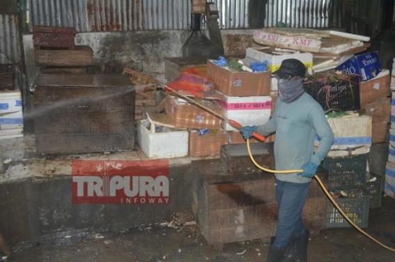 Lake Chowmuhani market closed for 24 hrs for total sanitizing as family member of a businessman tested COVID-19 Positive